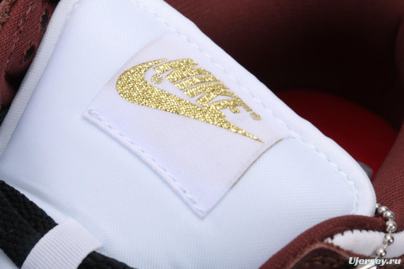 Supreme X Nike SB Dunk Low “Barkroot Brown”
