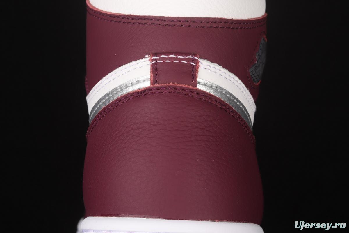 Air Jordan 1 Retro High OG Bordeaux Bordeaux burgundy high top basketball shoes 555088-611