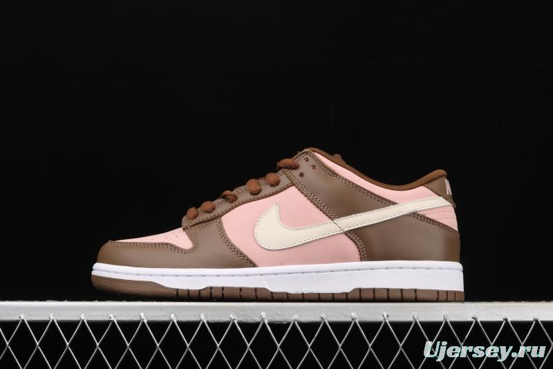 Stussy x SB DUNK Low Pro Cherry cherry pink brown skateboard shoes with low uppers 304292-671