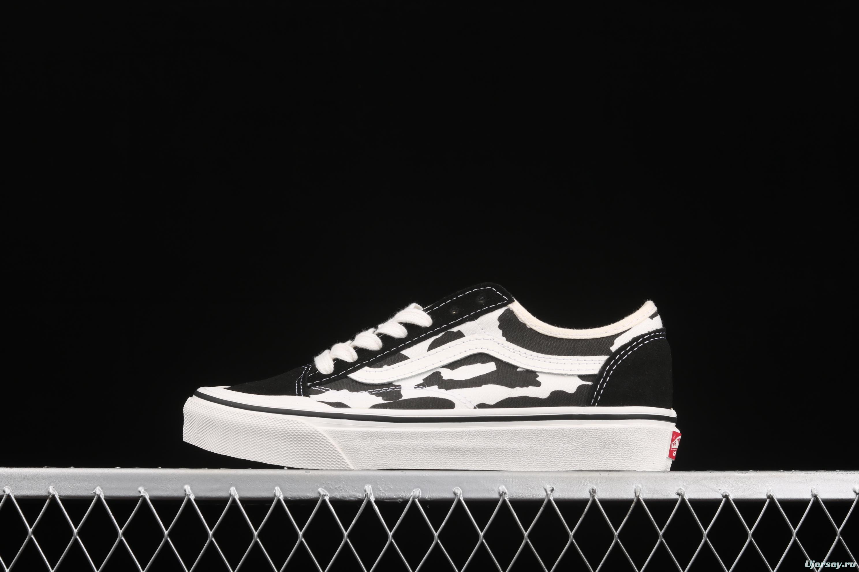 Vans Style 36 Decon SF GD overseas limited black-and-white cow graffiti low-top shoes VN0A5HFF2Z3