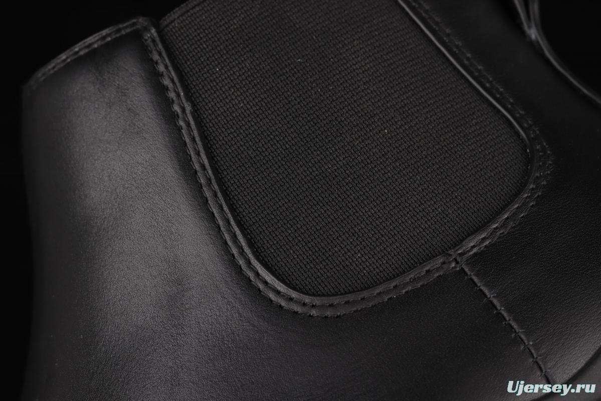 Casual leather boots in Bottega Veneta