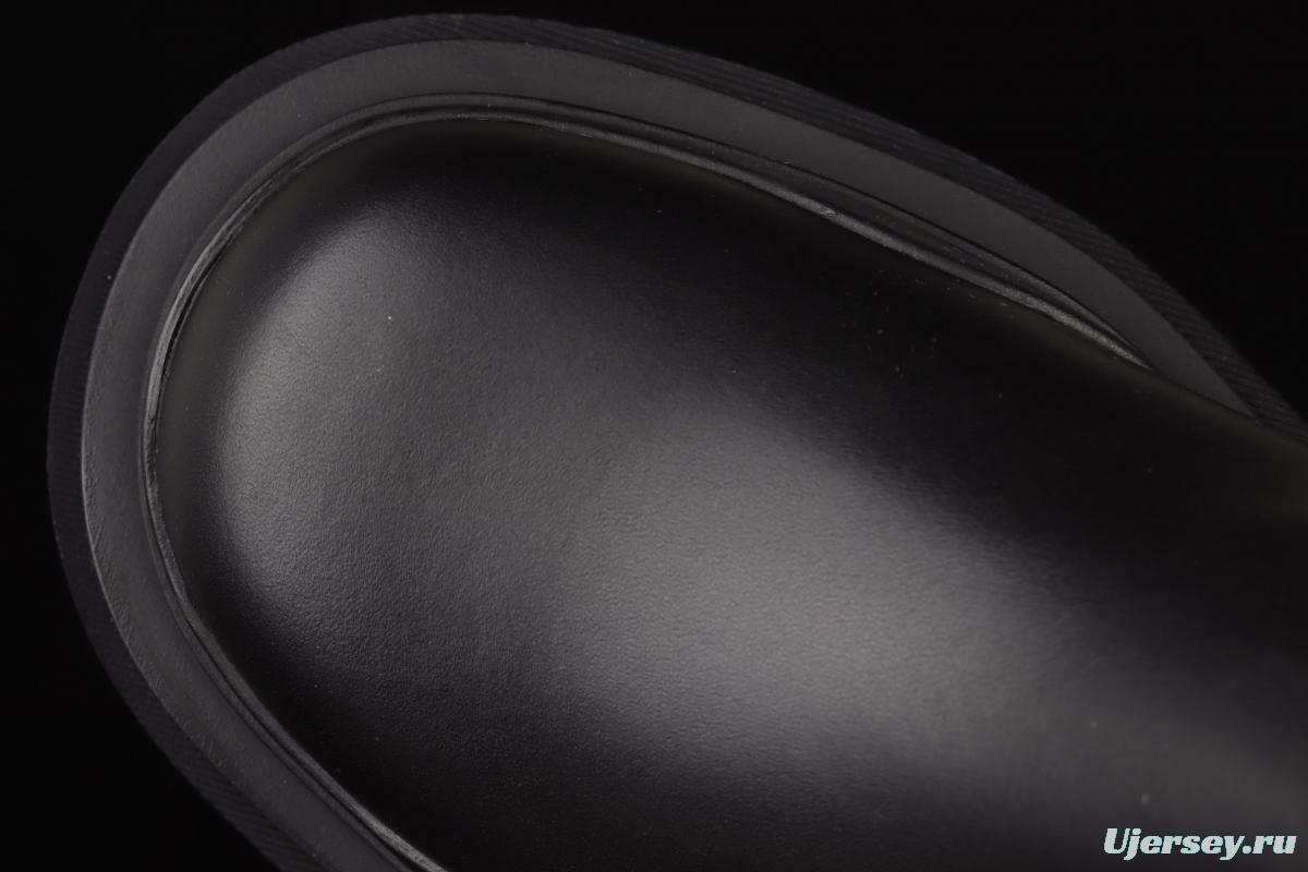 Casual leather boots in Bottega Veneta