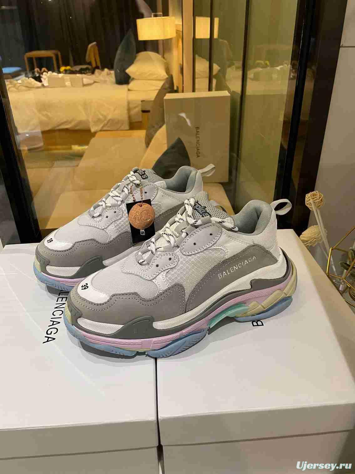 Men/Women Balenciaga Triple S Sneaker Grey Item Ab5580330