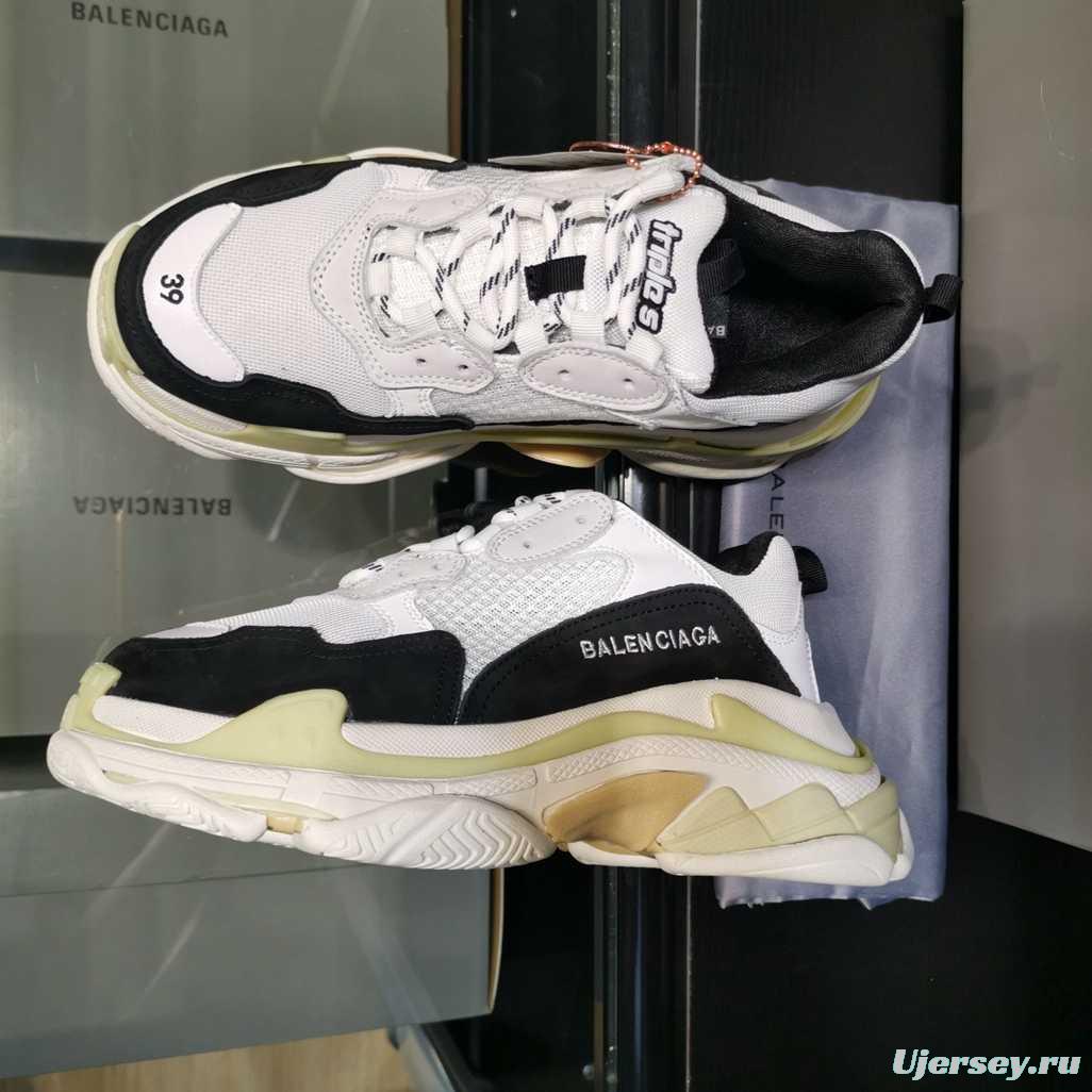 Men/Women Balenciaga Triple S Sneaker White/Black Item Ab5580330