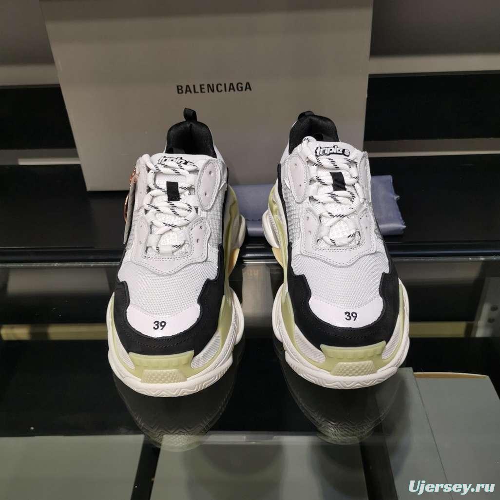 Men/Women Balenciaga Triple S Sneaker White/Black Item Ab5580330