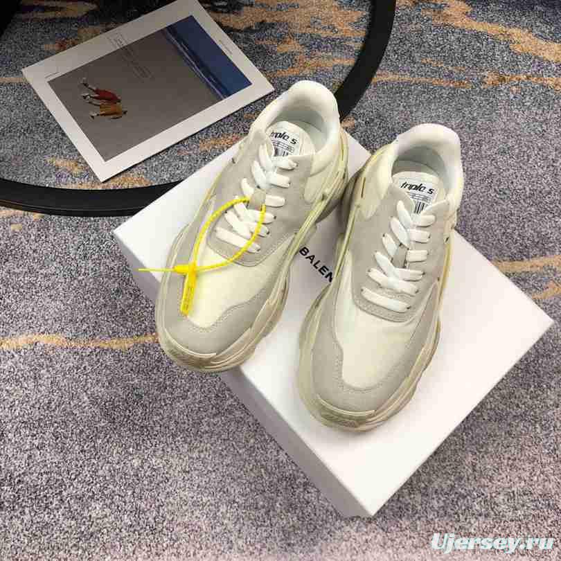 Men/Women Balenciaga Triple S 2.0 Grey Sneaker