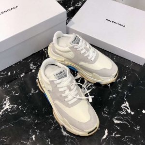 Men/Women Balenciaga Triple S Sneaker Grey/Milk