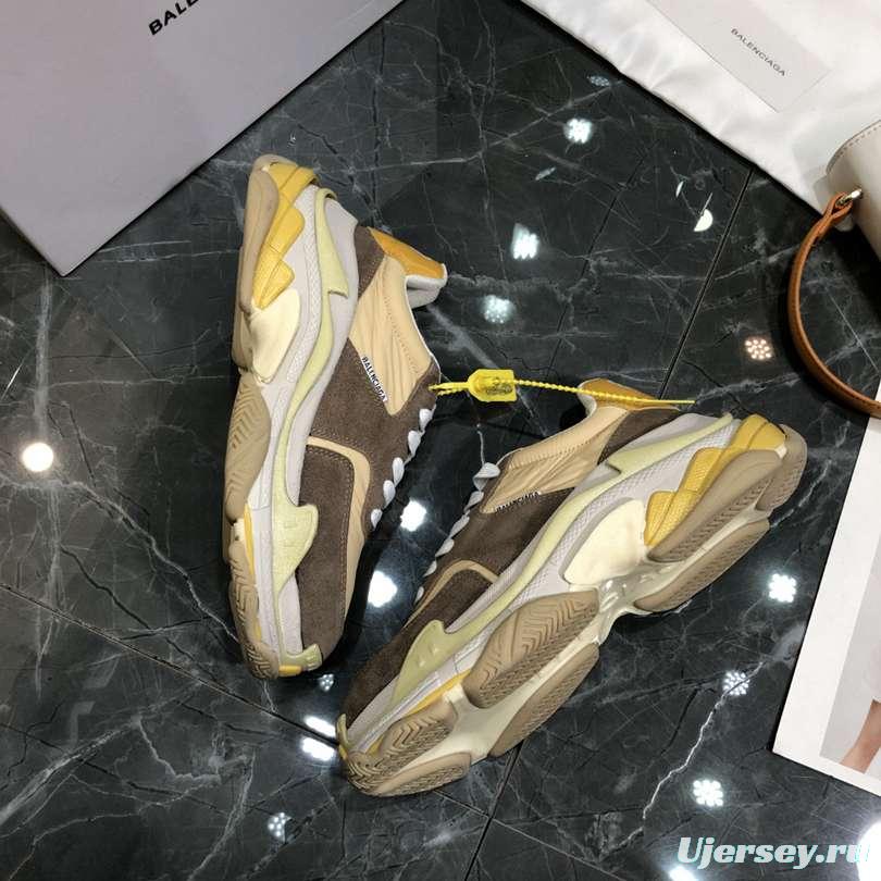 Men/Women Balenciaga Triple S 2.0 Sneaker khaki Item 6380340