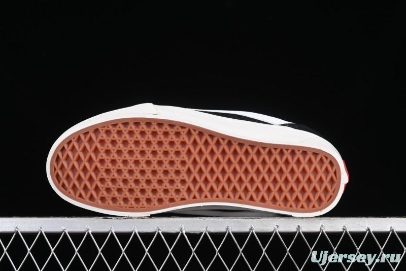 Vans Classics Knu Skool Retro Skate Shoes with Chunky Silhouette - VN0009QCBF2