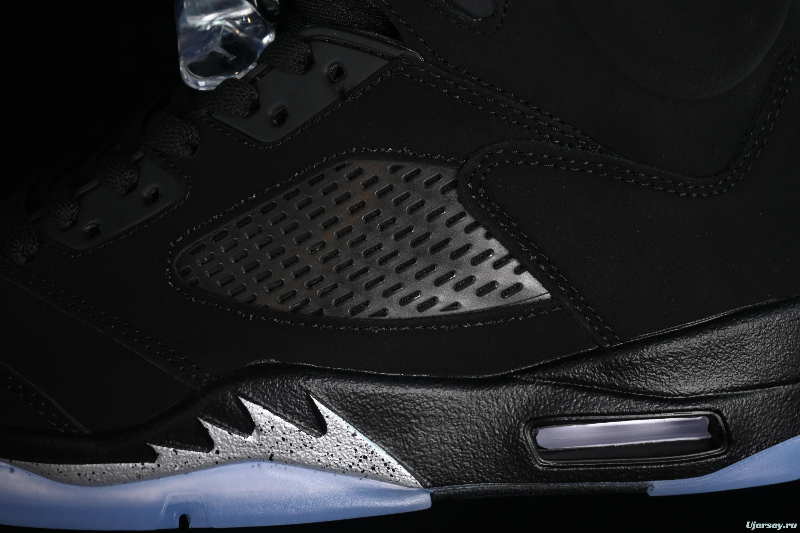 Nike Air Jordan 6 Retro Basketball Shoes with Black Leather and Suede Upper - FZ2239-001