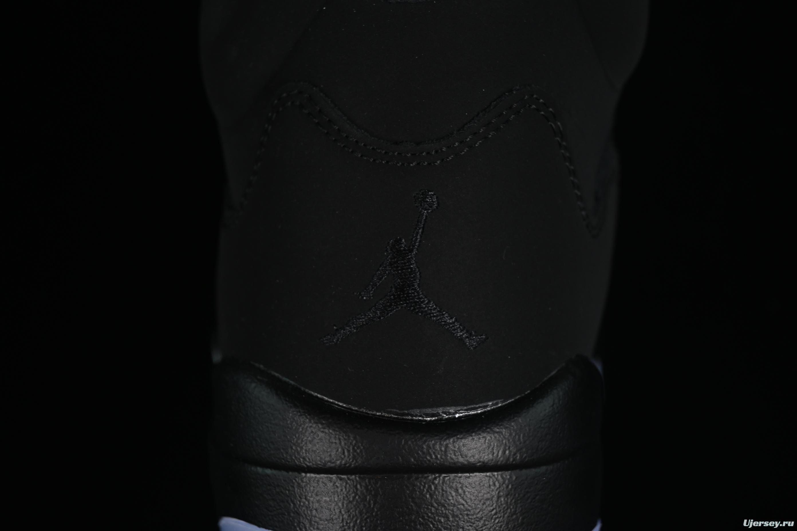 Nike Air Jordan 6 Retro Basketball Shoes with Black Leather and Suede Upper - FZ2239-001