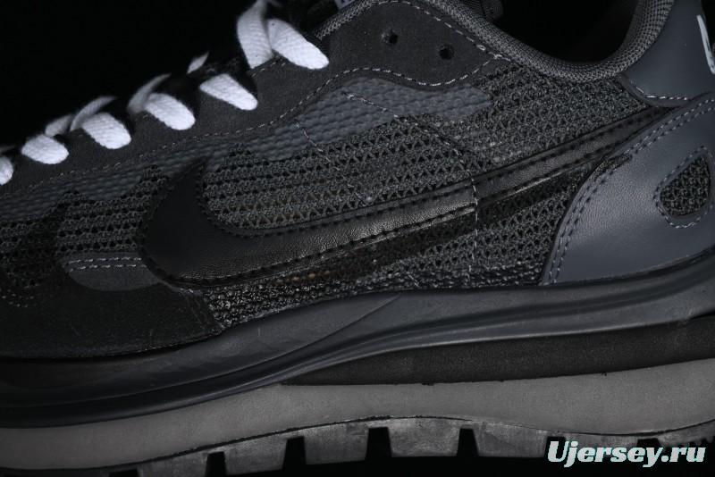 Nike Sacai VaporWaffle 3.0 Fashion-Forward Casual Sneakers - CV1363-105