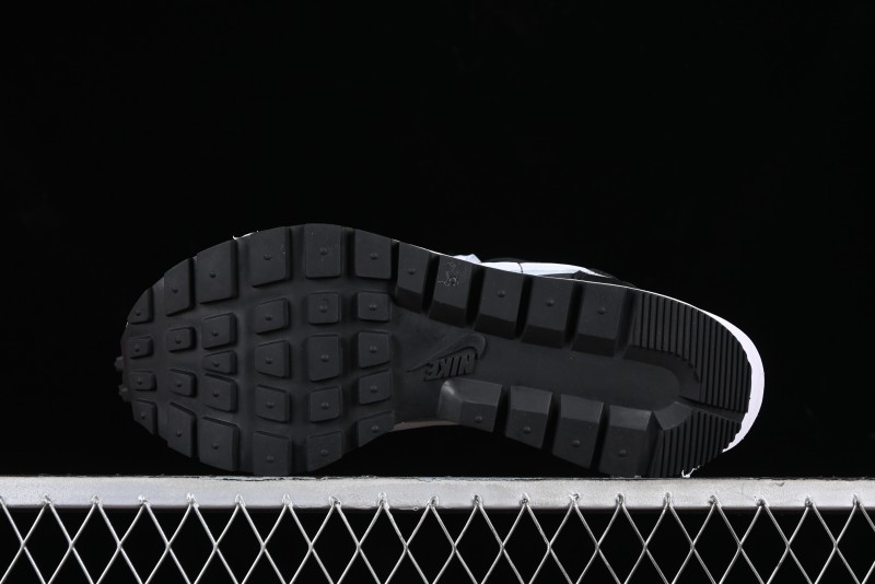 Nike Sacai VaporWaffle 3.0 Retro Running Shoes with Five-Layer Sole - DD1875-003