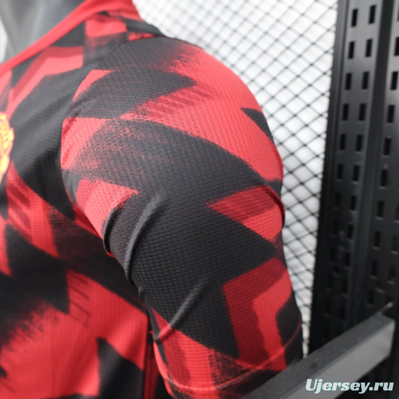 25/26 Player Version Manchester United Red Geometric Pattern Pre-Match Training Jersey
