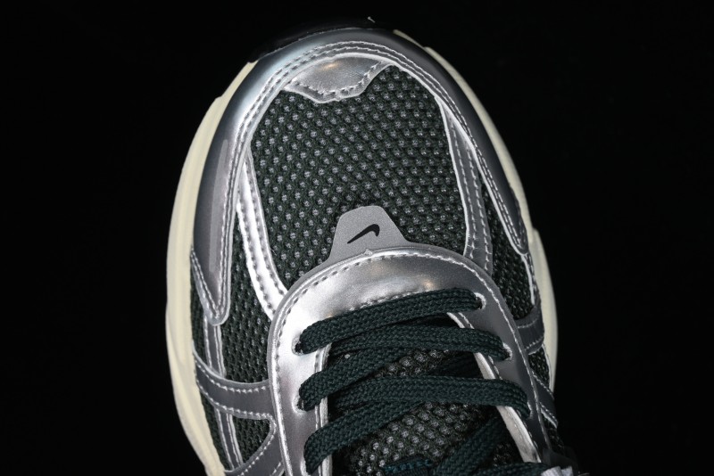 Nike V2K Runtekk 3XL Retro Low-Top Running Shoes with Shock Absorption and Anti-Slip Design - HJ4497-300