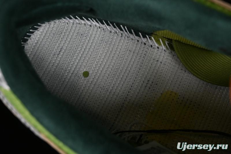 Nike SB Dunk Low Casual Skate Shoes with Escargot-Inspired Vanilla Garlic Butter Colorway - FQ7585-200