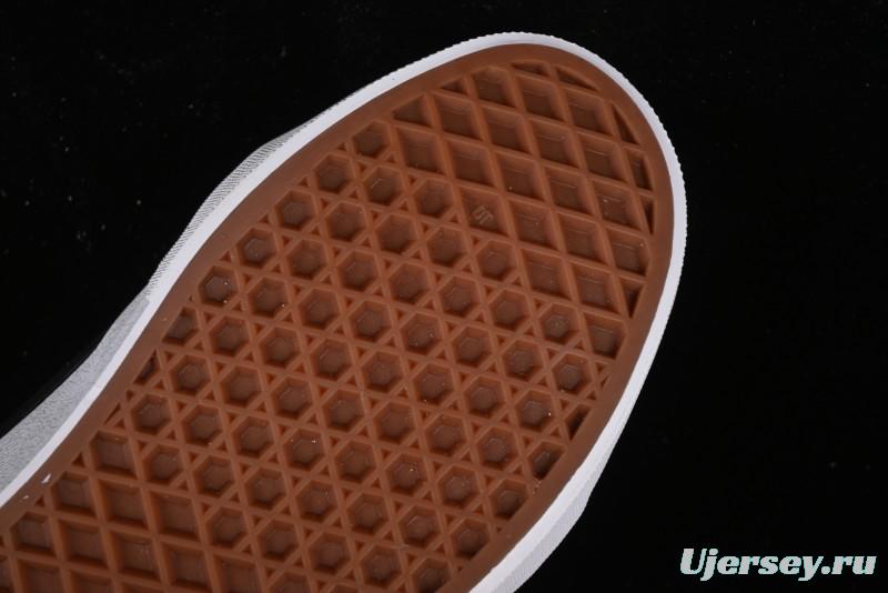 Vans Skate Chukka Low-Top Skate Shoes with Slip-Resistant Sole - VN000CZWBZW