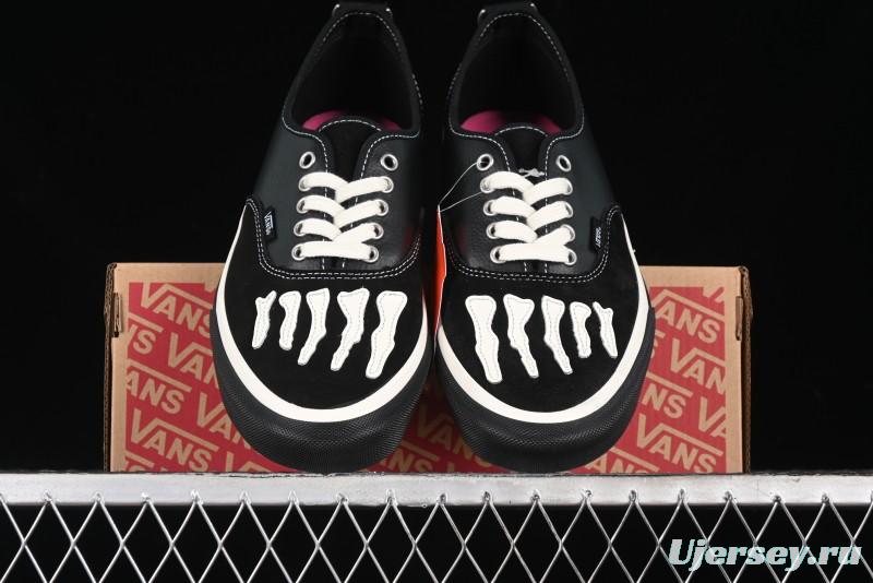 Vans Authentic Low-Top Canvas Sneakers with Vulcanized Sole - VN000BW5BPR