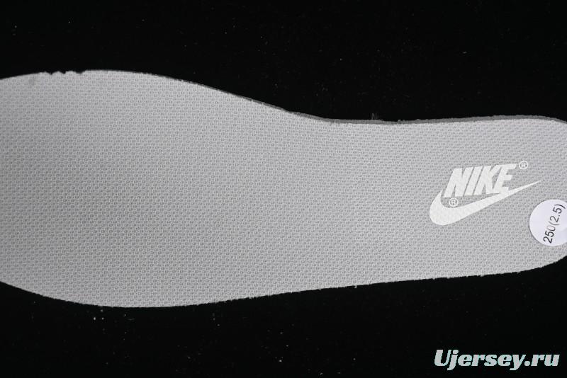 Nike SB Dunk Low x Undefeated Collaboration Casual Skate Shoes - UN1697-622