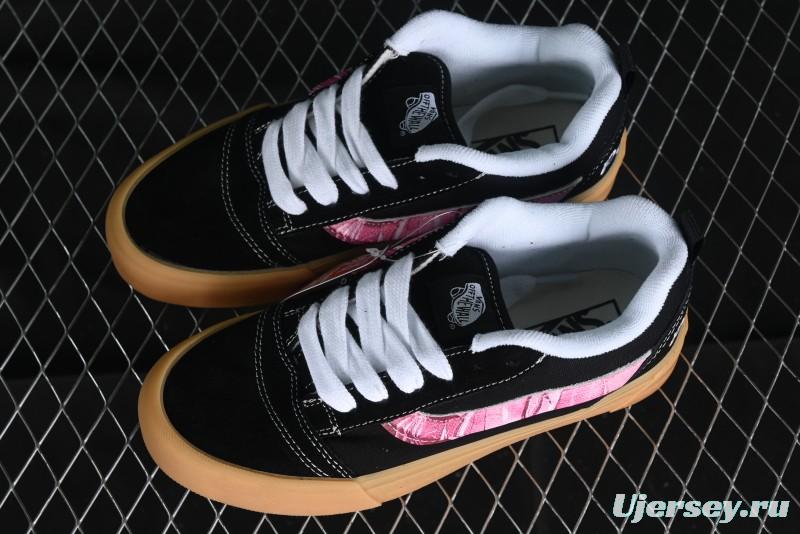 Vans Classics Knu Skool Vulcanized Skate Shoes in Black & Pink - VN0014QC0BV