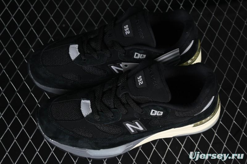 New Balance Made In USA 992 Classic Retro Running Shoes with Superior Cushioning - M992BL