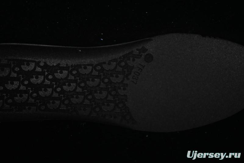 Dior B30 Sneakers with Reflective CD30 Logo and Lightweight Rubber Sole - CD30