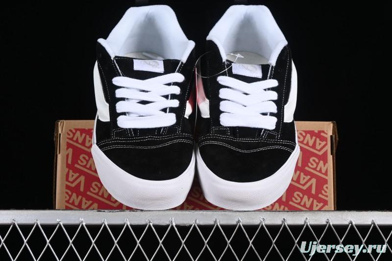 Vans Classics Knu Skool Retro Sneakers in Black & White - VN0AUAK375
