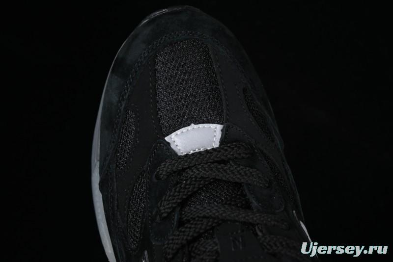 New Balance Made In USA 992 Classic Retro Running Shoes with Superior Cushioning - M992BL