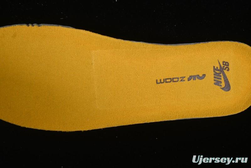 Nike SB Dunk Low Premium Skateboarding Shoes in Black and White - FN5880-001