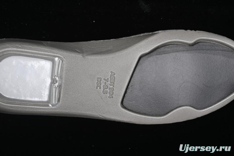 Nike SB Dunk Low Premium Skateboarding Shoes in Black and White - FN5880-001