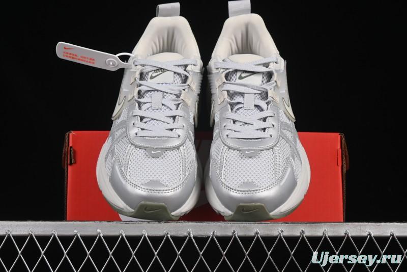 Nike Runtekk V2K Retro Low-Top Running Shoes with Cushlon Foam Midsole - FD0736-006