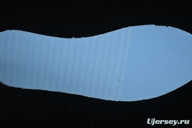 Nike Air Jordan 1 High Retro OG Basketball Shoes with Black Toe Design - 555088-125