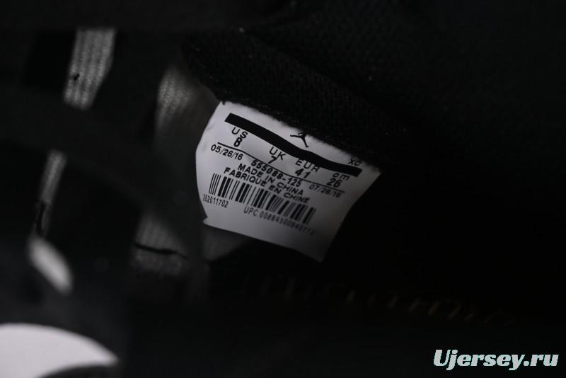 Nike Air Jordan 1 High Retro OG Basketball Shoes with Black Toe Design - 555088-125