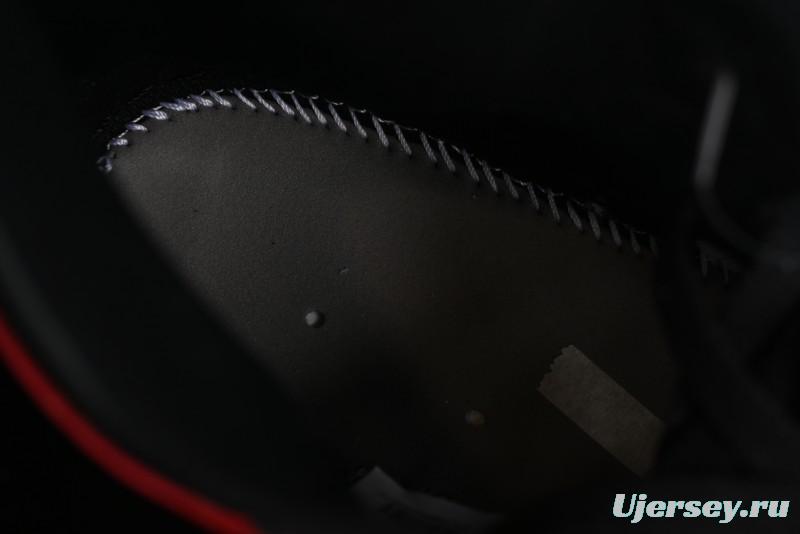 Nike Air Jordan 1 High Retro OG Basketball Shoes with Black Toe Design - 555088-125