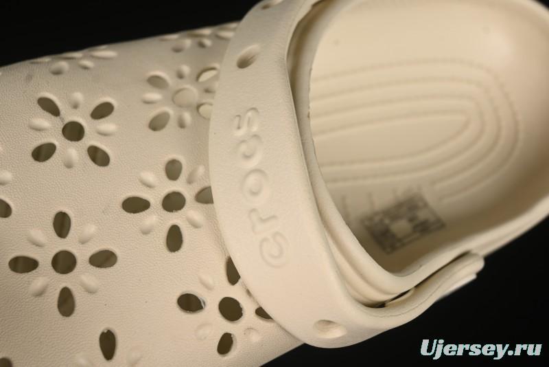 Crocs Classic Clog Two-Way Beach Sandals with Ventilation Holes - B.D4