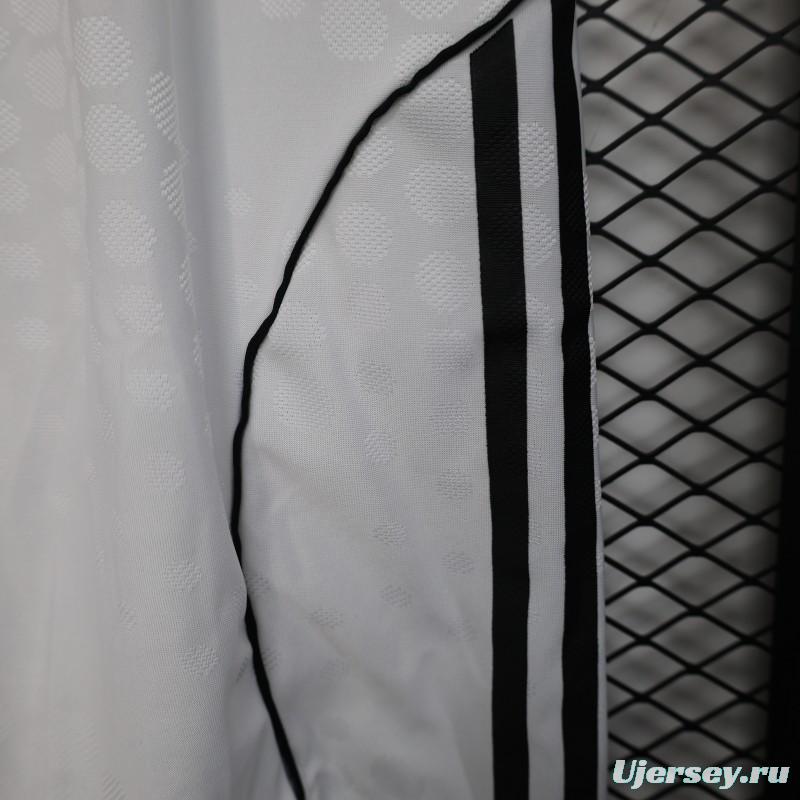 Player Version 25/26 Manchester United Home Shorts