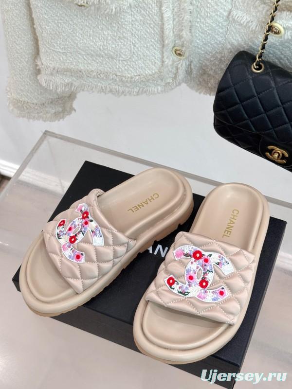 2025 Slippers Chanel Beige Silk Floral Pattern