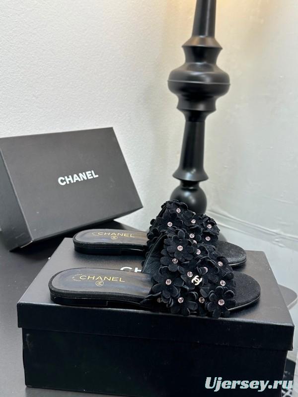 2025 Women Chanel Black Leather Slides