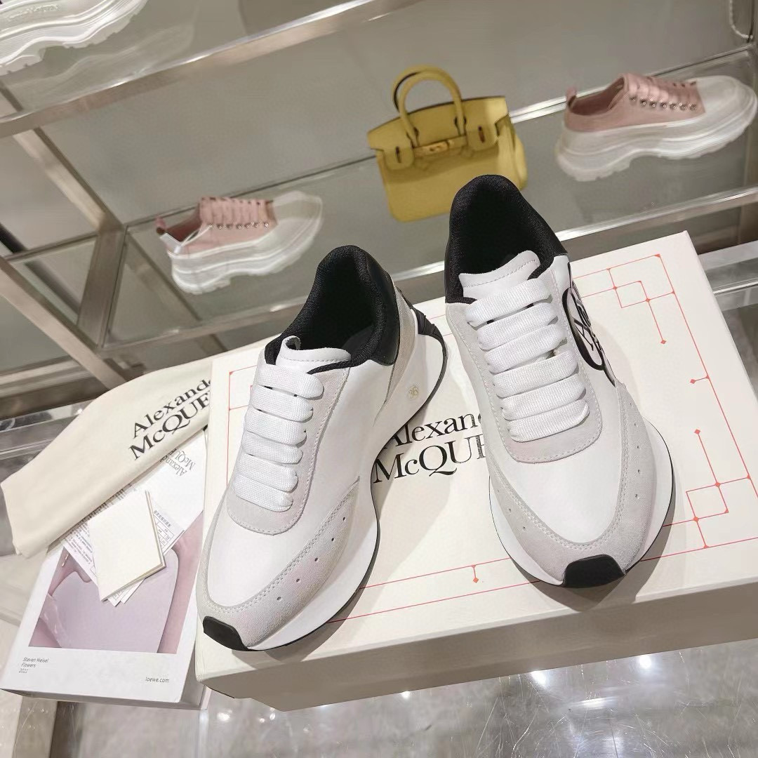 2024 Unisex Alexander McQueen White Black Leather Suede Sneakers Seal Logo MJ00370