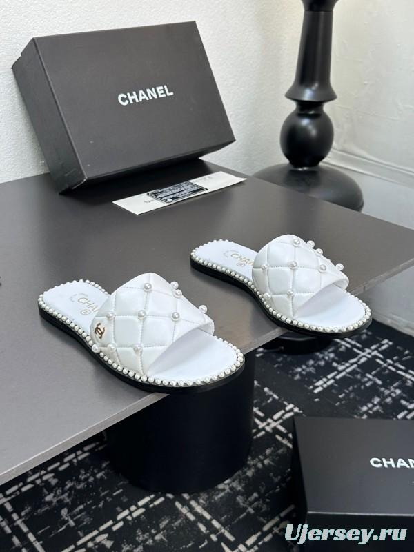 2025 CHANEL White Leather Slippers