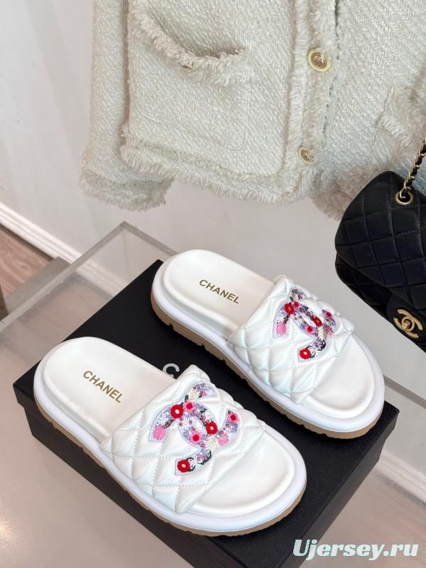 2025 Slippers Chanel White Leather Women Slippers KFY00260