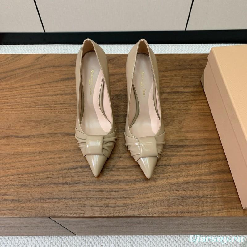 2025 Women Gianvito Rossi Beige Leather Pumps KFY00300