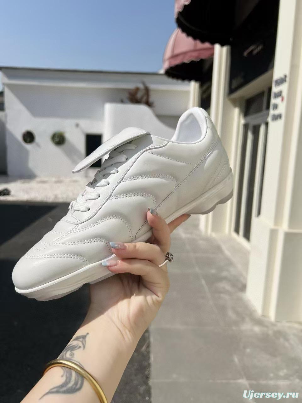 2025 Unisex Louis Vuitton White Leather Sneakers MJ00380