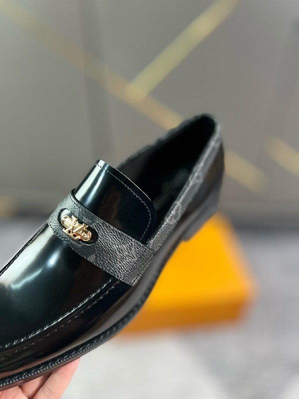 2024 Men Louis Vuitton Black Leather Formal Shoes MJ00290