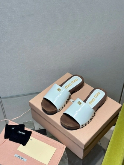 2025 Women Miumiu White Leather Slippers