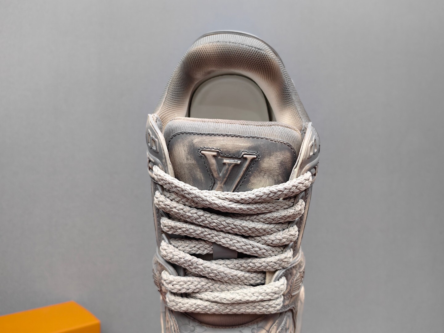 2025 Unisex Louis Vuitton Silver Leather Plimsolls Top Version KFY00510