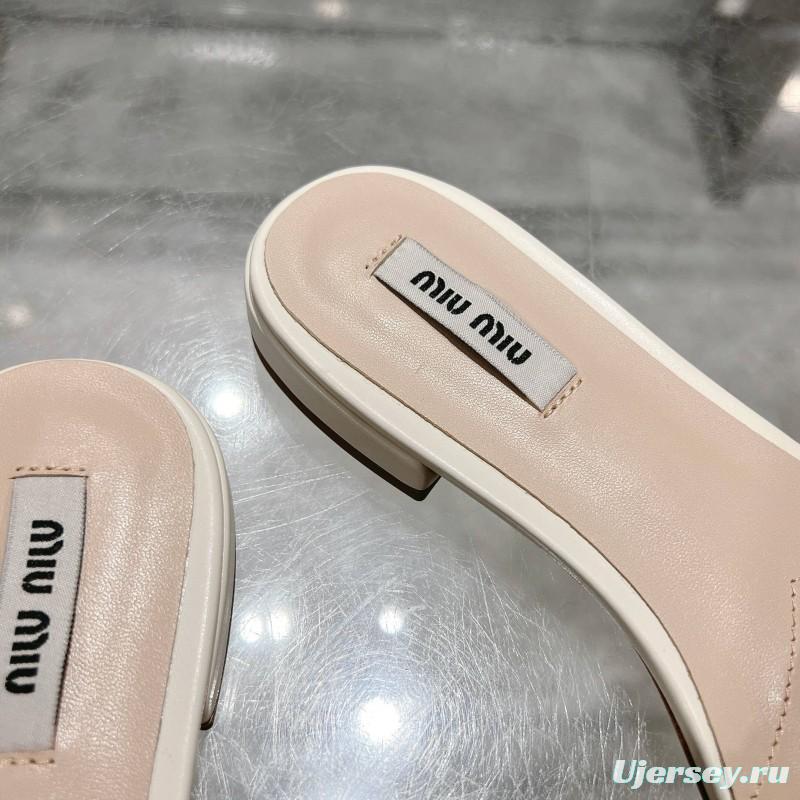 2025 Women Miu Miu White Leather Slippers KFY00250