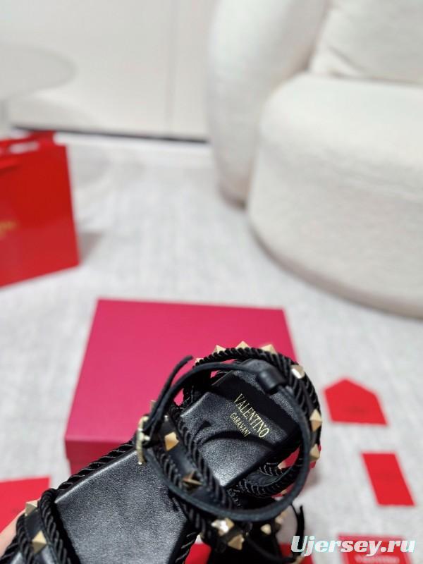 2025 Women Valentino Black Leather Sandals Studded LY00250