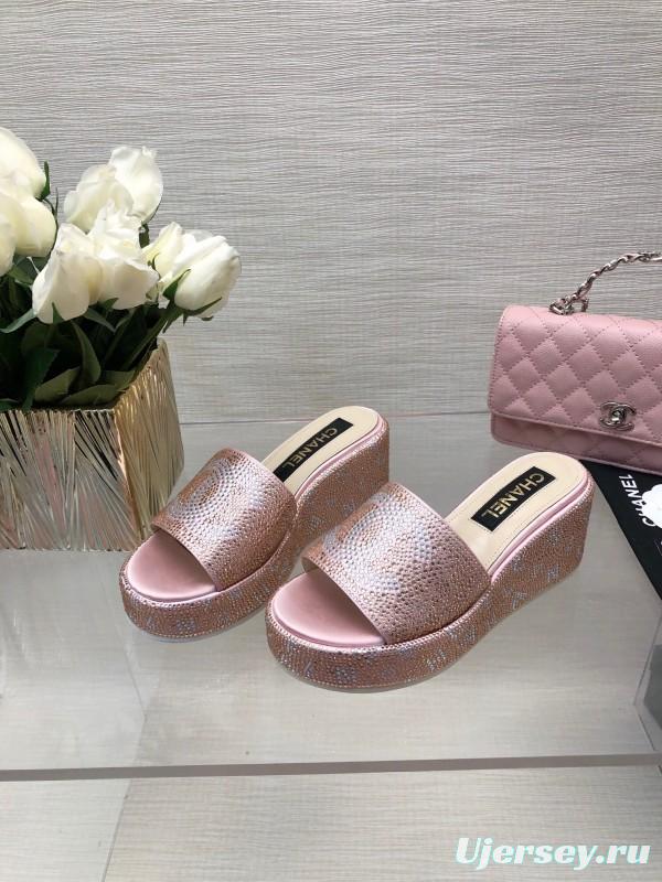 2025 Women Chanel Pink Leather Slippers LY00320