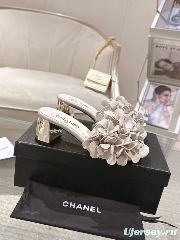 2025 Women Chanel Beige Leather Mules Floral B2032-2